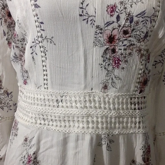 American rag v neck floral dress - Picture 2 of 8